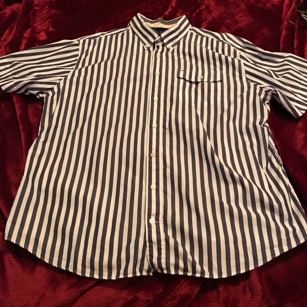 3/$20✨Tommy Hilfiger Striped Short Sleeve